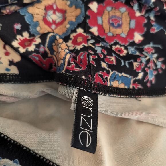 Onzie Floral Cardigan Wrap Stretchy Colorful Draped Front - Picture 10 of 11